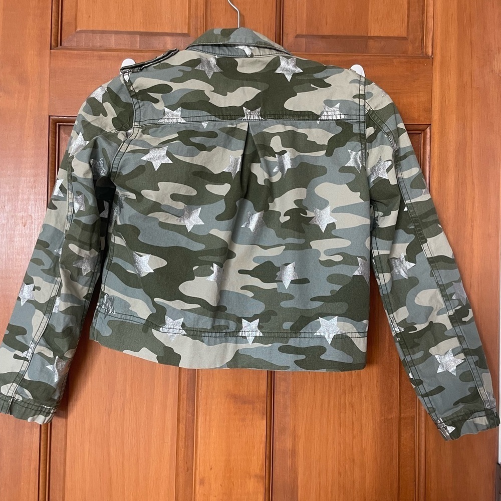 GAP Kids Green Camouflage Jacket with Star Accents - Picture 4 of 5